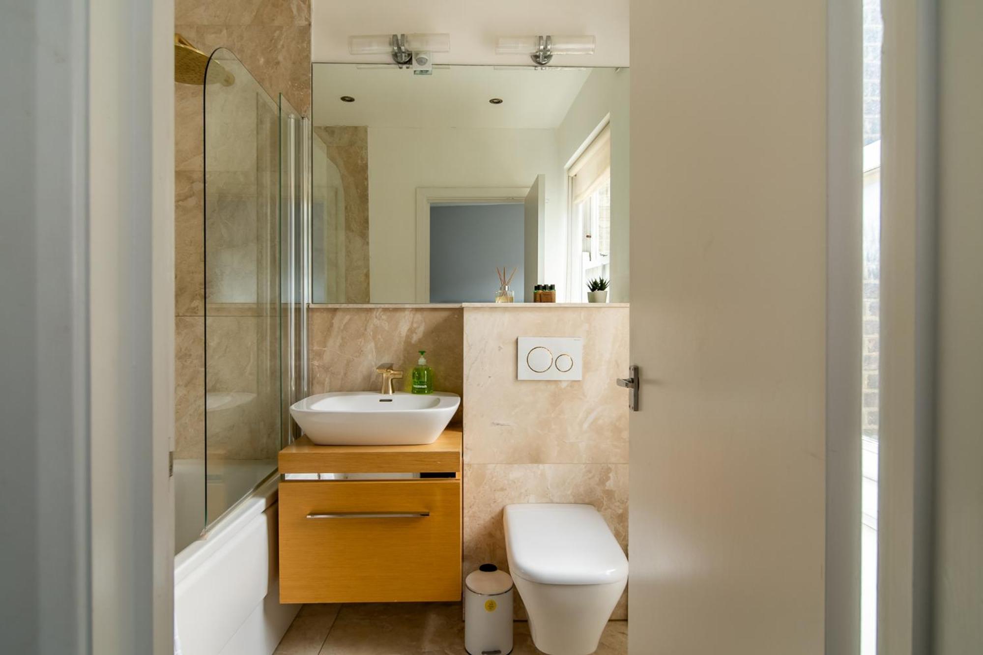 Stylish 2-bed In Camden Special Price Due To Maintenance Road Works Nearby Appartement