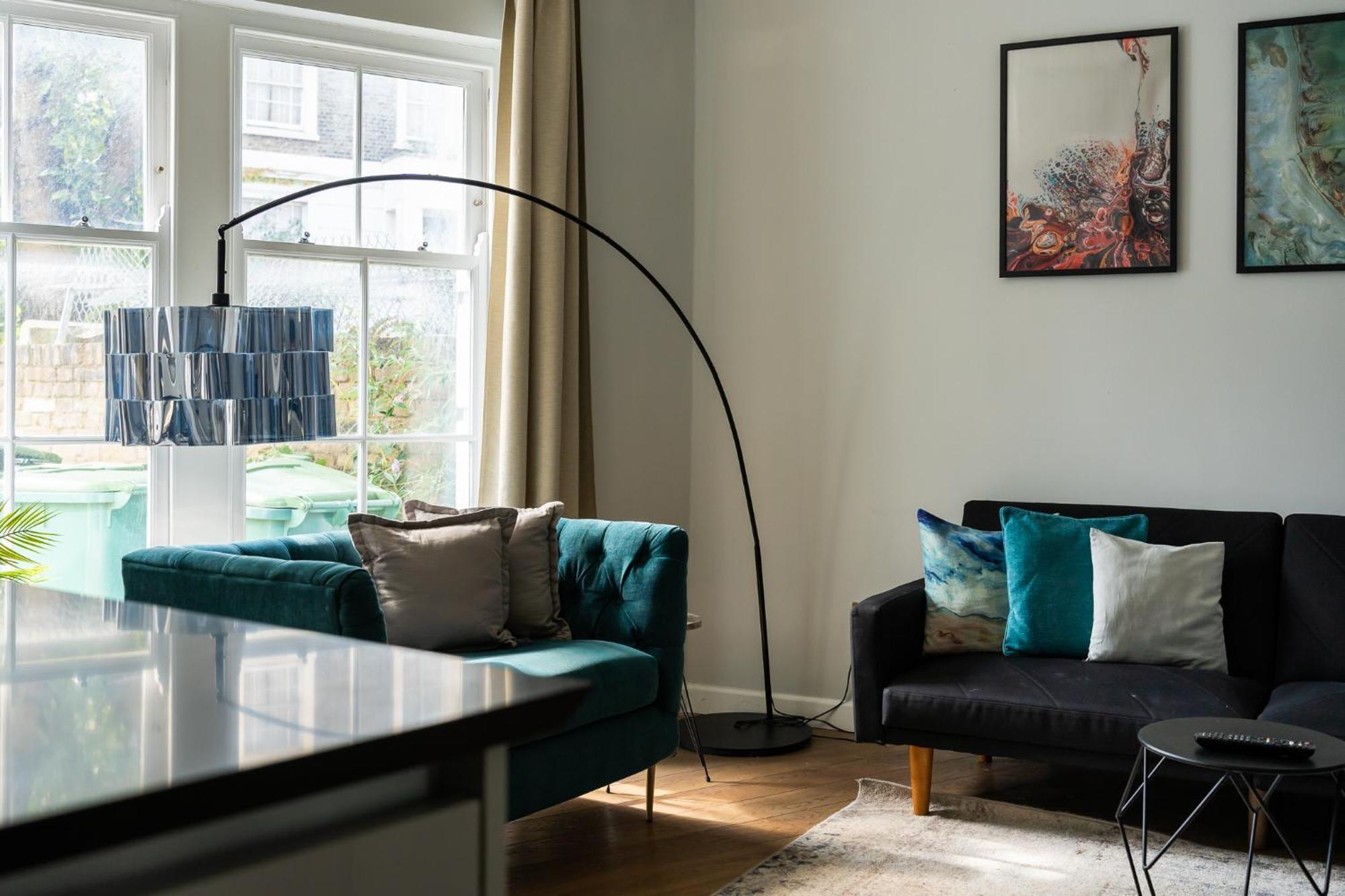 Stylish 2-bed In Camden Special Price Due To Maintenance Road Works Nearby *