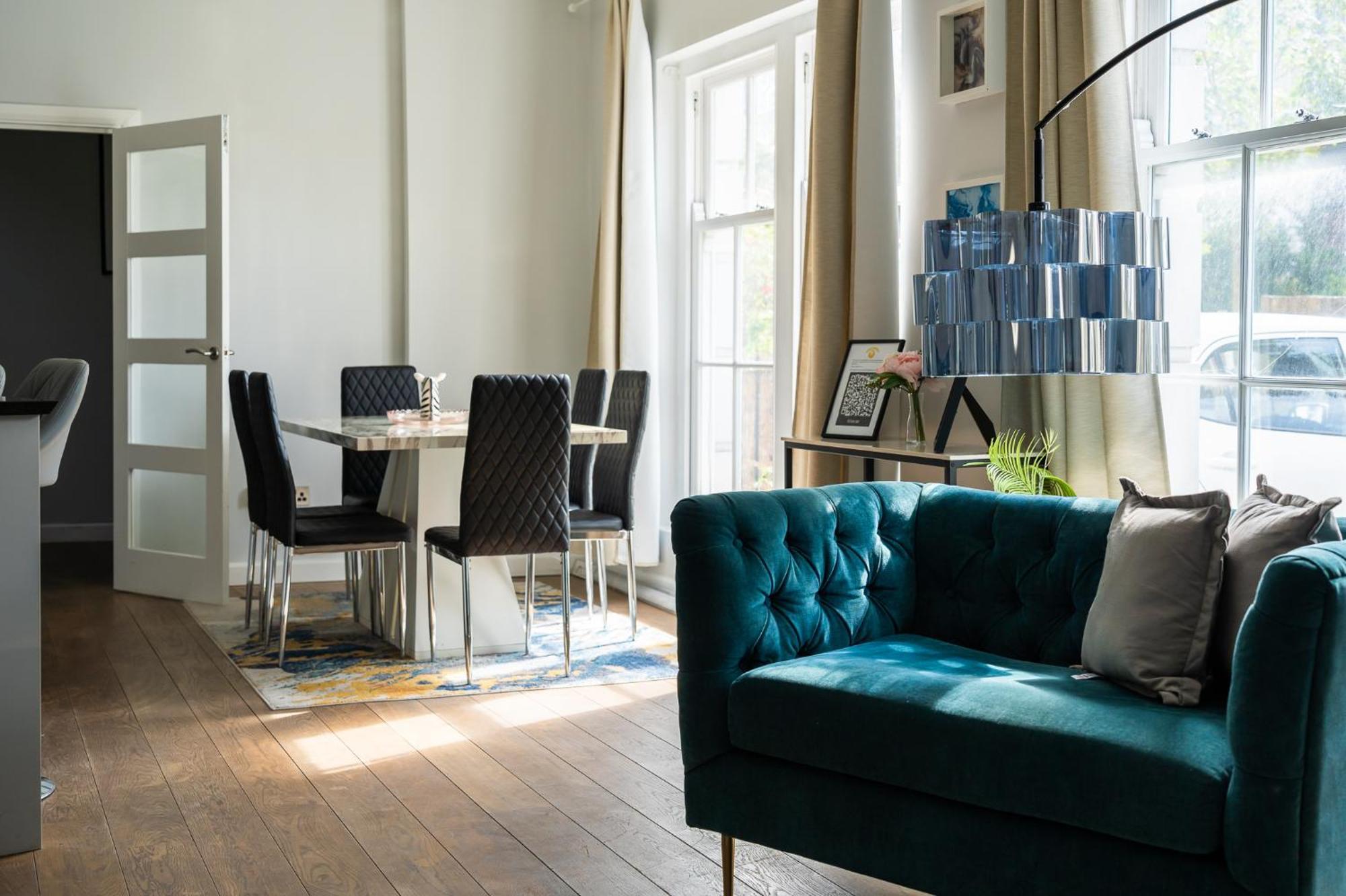 Stylish 2-bed In Camden Special Price Due To Maintenance Road Works Nearby London