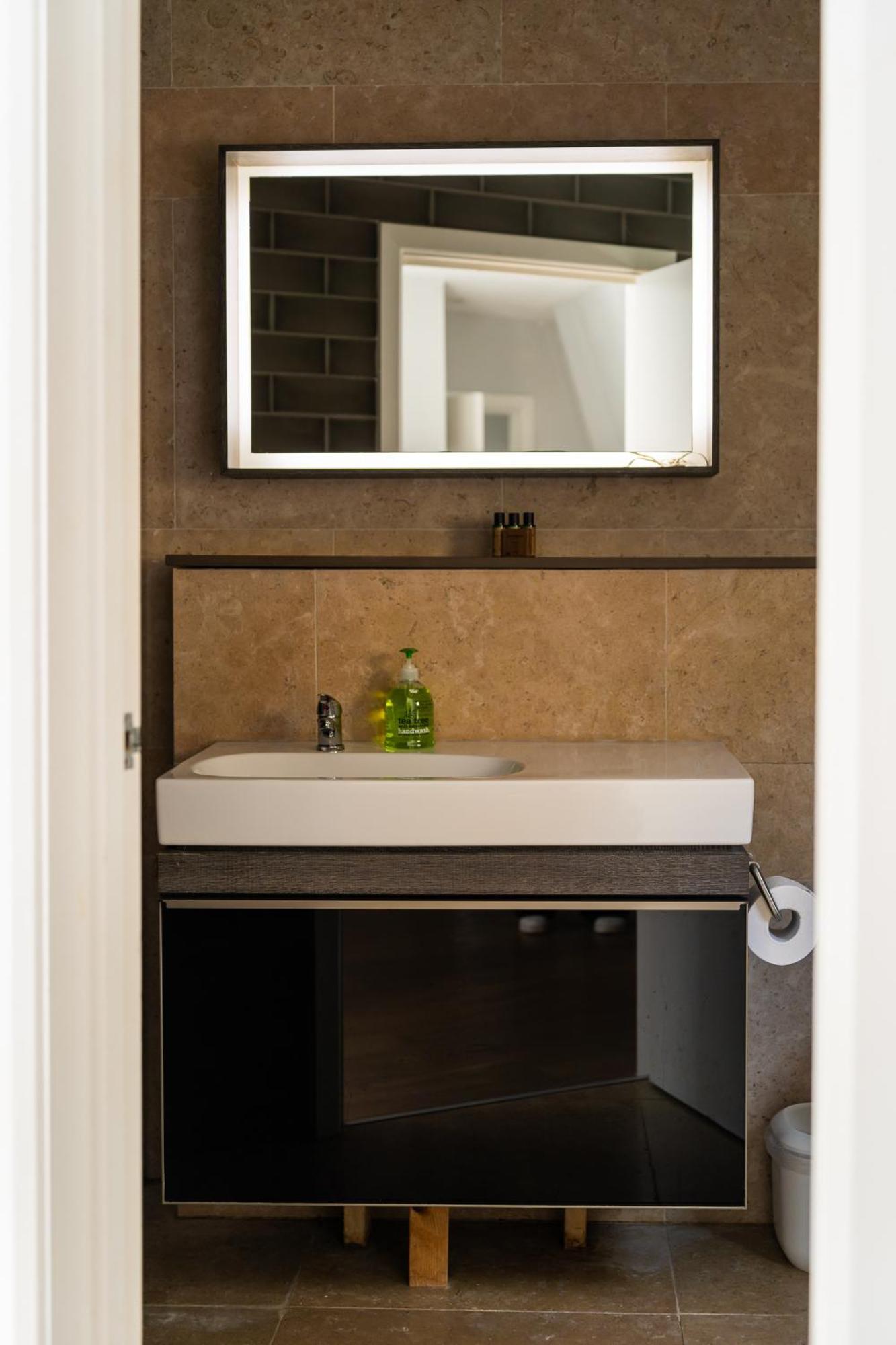Appartement Stylish 2-bed In Camden Special Price Due To Maintenance Road Works Nearby Londres